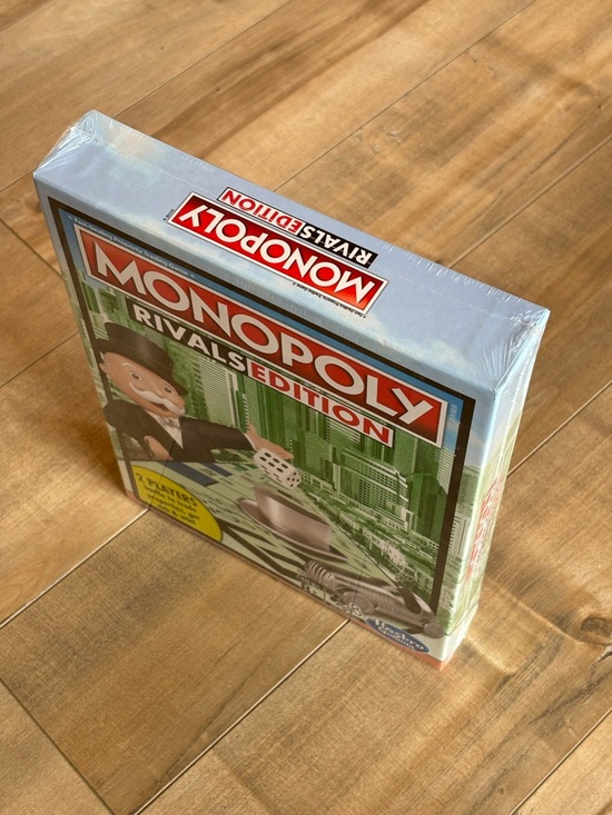 Hasbro Monopoly Rivals Edition - Green - Picture 3 of 3